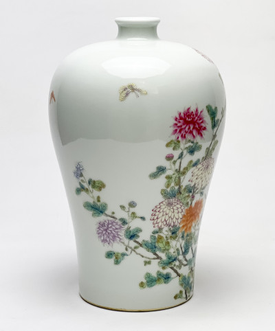 Chinese Famille Rose Porcelain Meiping Vase