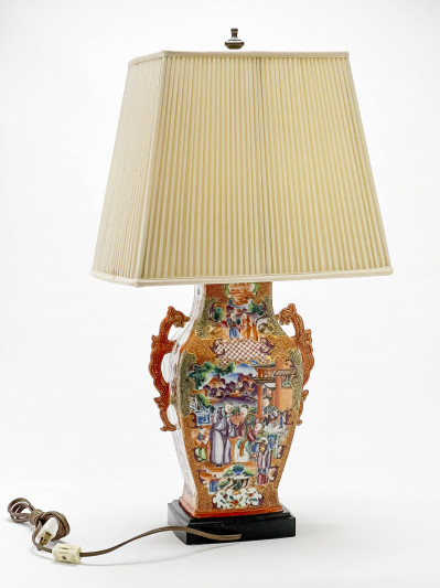 Chinese Export Porcelain ‘Mandarin Palette’ Vase, mounted as a lamp