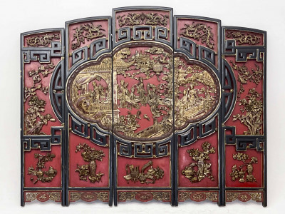 Image for Lot Chinese 5-Panel Gilt, Lacquered and Carved Wood Screen