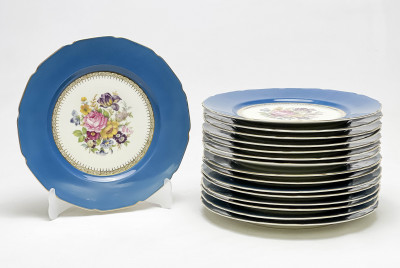 Bavarian Continental Ivory Dinner Plates, Set of 16