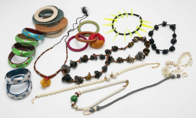 Image for Lot Collection of Vintage Necklaces and Bracelets from Geoffrey Beene Archive