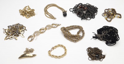 Image for Lot Vintage Chain Necklaces & Bracelets, Geoffrey Beene Archive