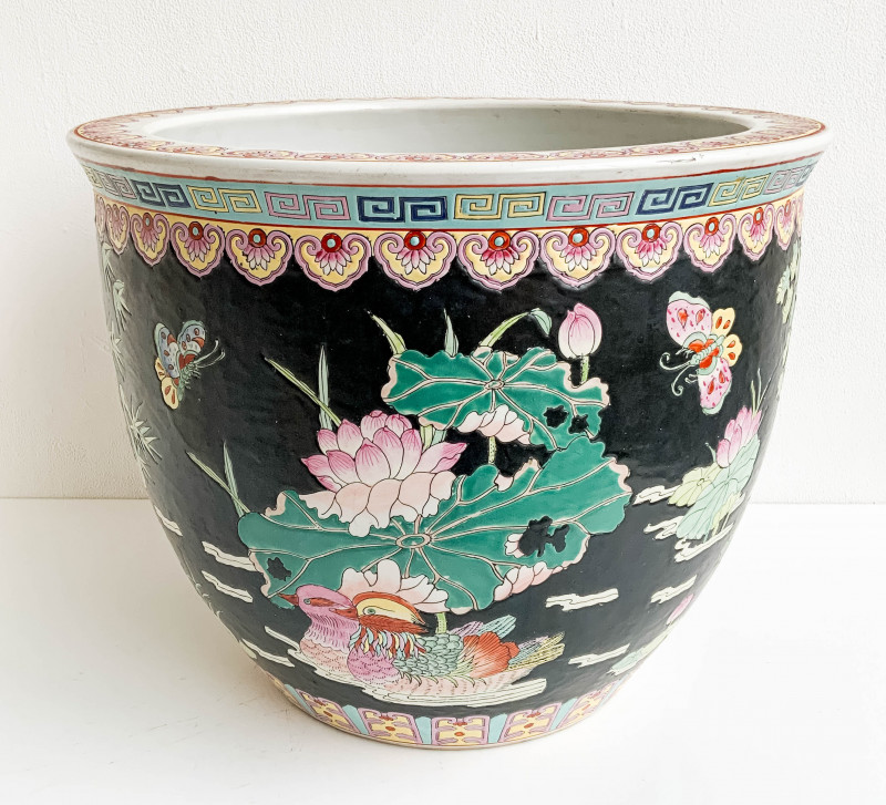 Chinese Porcelain Enamel Decorated Fish Bowl