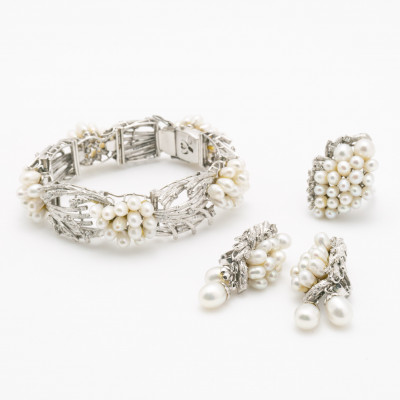 White Gold, Cultured Pearl and Diamond Set