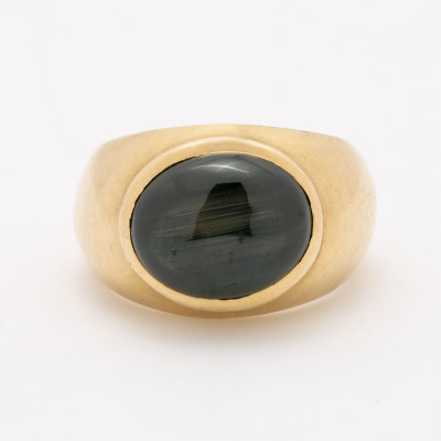 Image for Lot Yellow Gold and Star Sapphire Signet Ring
