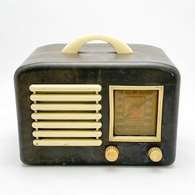 Image for Lot General Television & Radio Corp. - Model 5A5 Radio