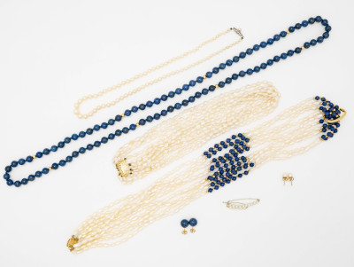 Pearl and Lapis Lazuli Jewelry set in Gold