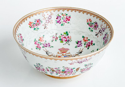 Image for Lot Samson Porcelain Armorial Bowl