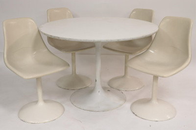Title Eero Saarinen Style White Lacquer Table & 4 Chairs / Artist