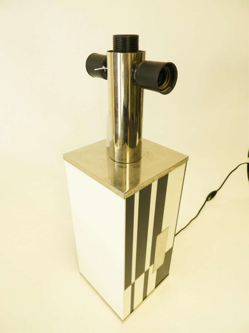 Image 1 of lot 1970&apos;s Chrome and Back & White Lucite Lamp
