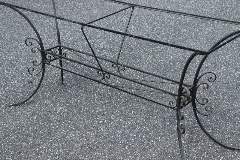 Image 3 of lot 4 Pc. Wrought Iron Patio Furniture