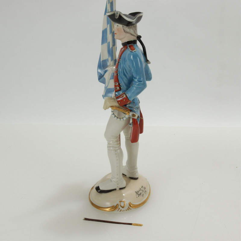 Image 7 of lot 3 Nymphenburg Porcelain Soldiers