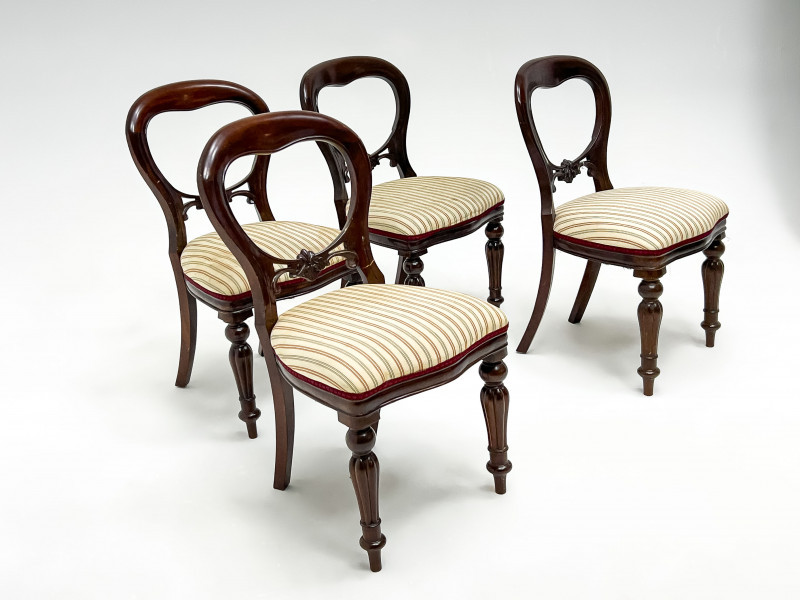 Group of 4 Dining Chairs