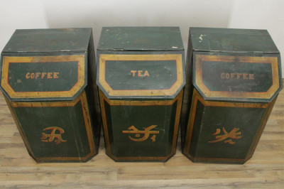 Image 2 of lot 2 Chinese Export Tole Peinte Canisters