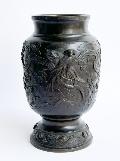 Title Japanese Bronze Urn / Artist