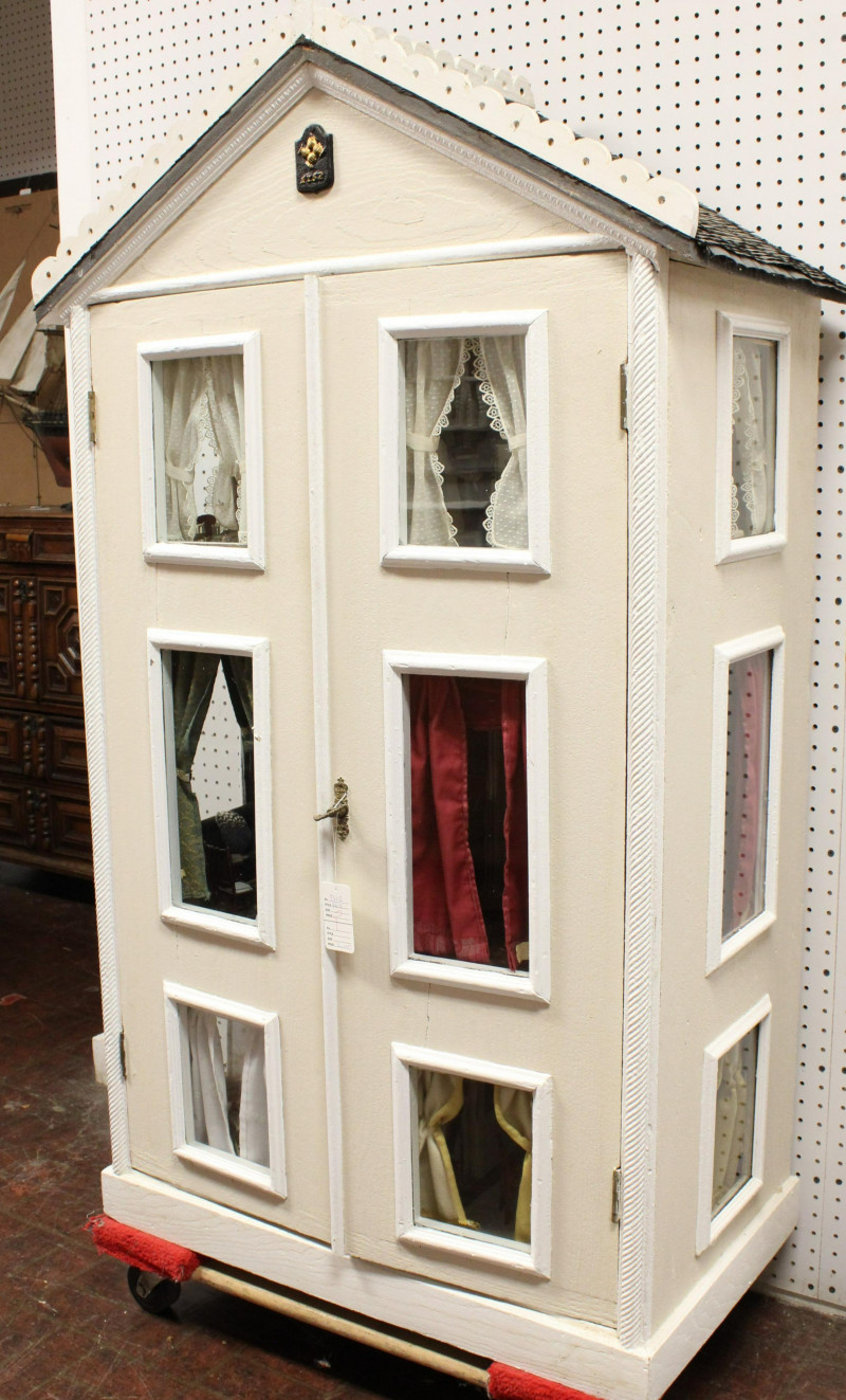 Image 1 of lot '1752' Replica Dollhouse, early 20th C.