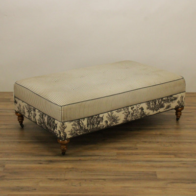 Image for Lot English Country Style Upholstered Ottoman