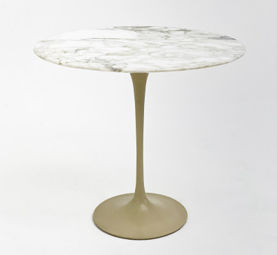 Title Eero Saarinen for Knoll Tulip Side Table / Artist