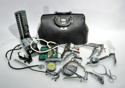Image for Lot Vintage Medical Instruments & Bag Collection