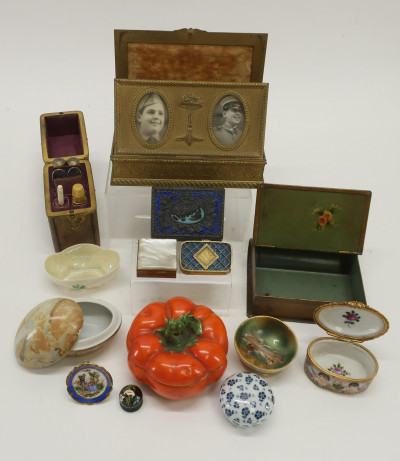 Image for Lot 14 Various Small Boxes/Dishes
