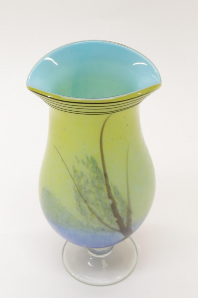 Image 9 of lot 3 Art Glass Vases