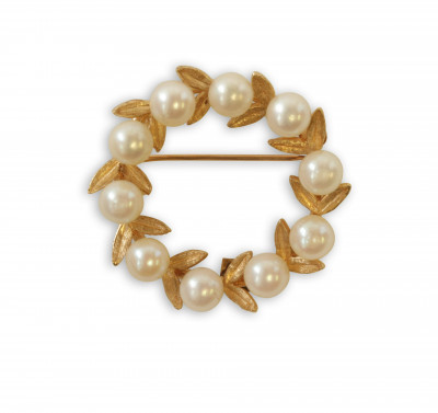 14k Gold and Pearl Open Wreath Pin