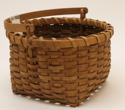 Image 5 of lot 3 Handled Woven Baskets