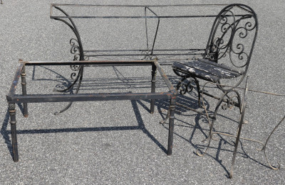 Image 2 of lot 4 Pc. Wrought Iron Patio Furniture