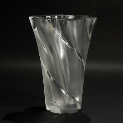 Image for Lot Lalique Frosted Crystal Narcisse Vase