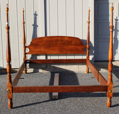 Image for Lot Leonards New England Tiger Maple Queen Bed