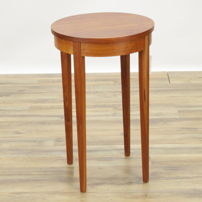 Image for Lot Thomas Moser Cherry Side Table