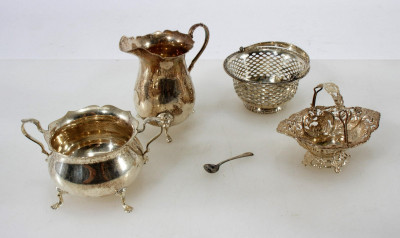 Image for Lot Group of 5 English Sterling Silver Items