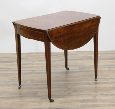 Image 3 of lot 19th C English Pembroke One Drawer Dropleaf Table