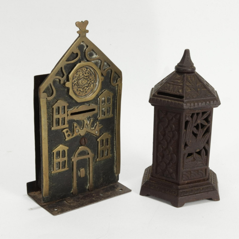 Image 7 of lot 19th-20th C.Cast Iron Banks - Cottage
