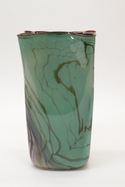 Image 4 of lot 3 Art Glass Vases