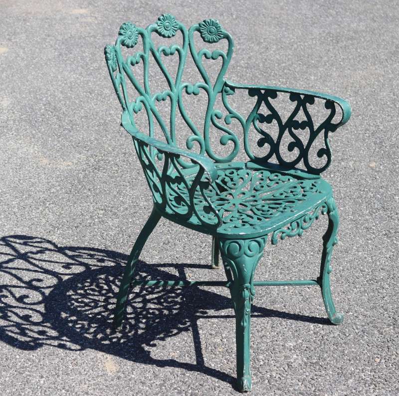 Vintage Cast Aluminum Outdoor Table Six Chairs