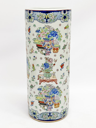 Title Chinese Ceramic Cylindrical Vase / Artist