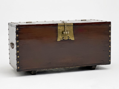 Image for Lot Studded Blanket Chest with Hinged Lock