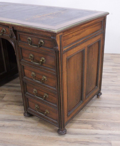 Image 3 of lot 19th C. Victorian Rosewood Kneehole Desk