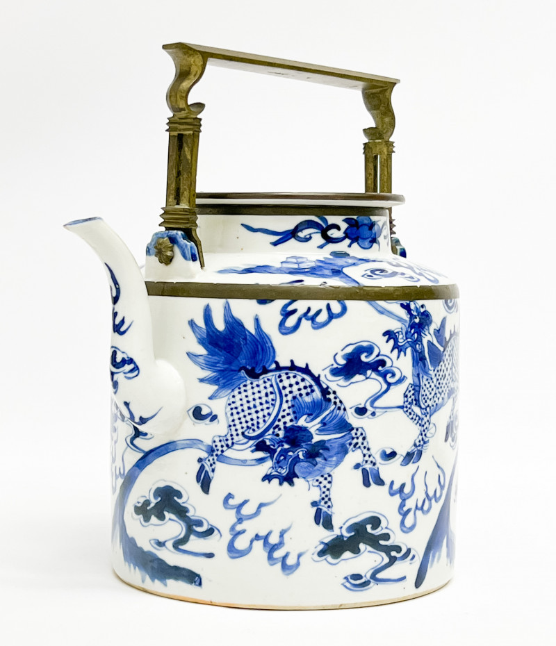 Chinese Porcelain Blue and White Metal Mounted Ewer and Cover