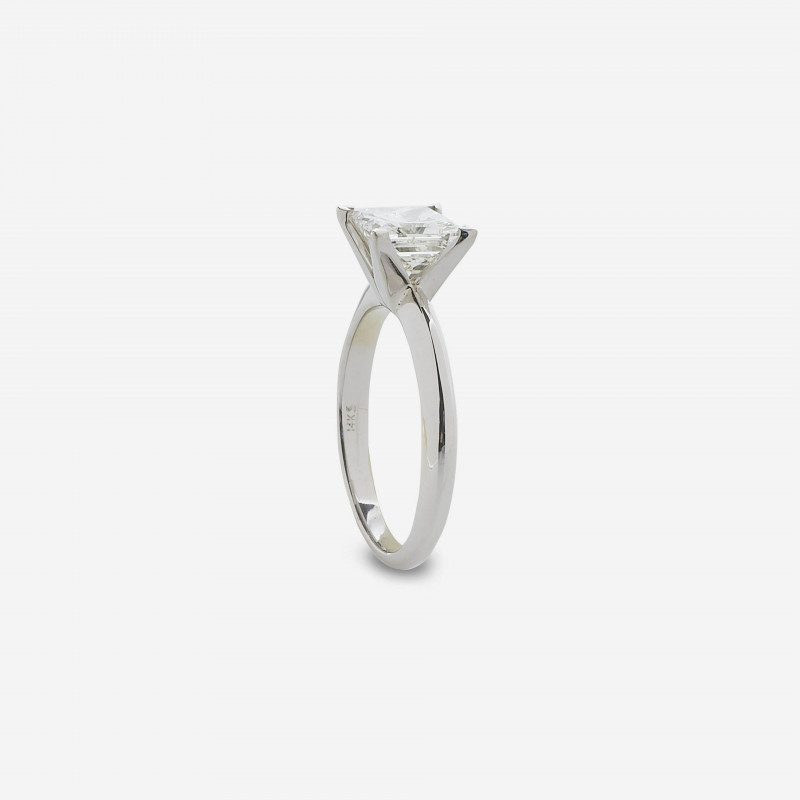 Image 2 of lot 1.90 ct Princess Cut Solitaire Diamond Ring