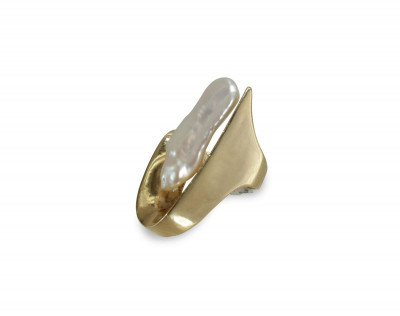 Image 2 of lot 14K Yellow Gold & Baroque Pearl Ring