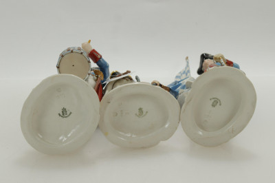 Image 9 of lot 3 Nymphenburg Porcelain Soldiers