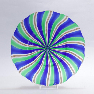 Title Large Art Glass Bowl / Artist