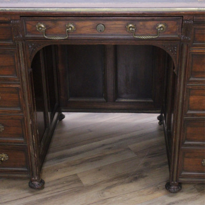 Image 4 of lot 19th C. Victorian Rosewood Kneehole Desk