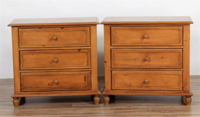 Title Pair of Pine 3 Drawer Chests / Artist