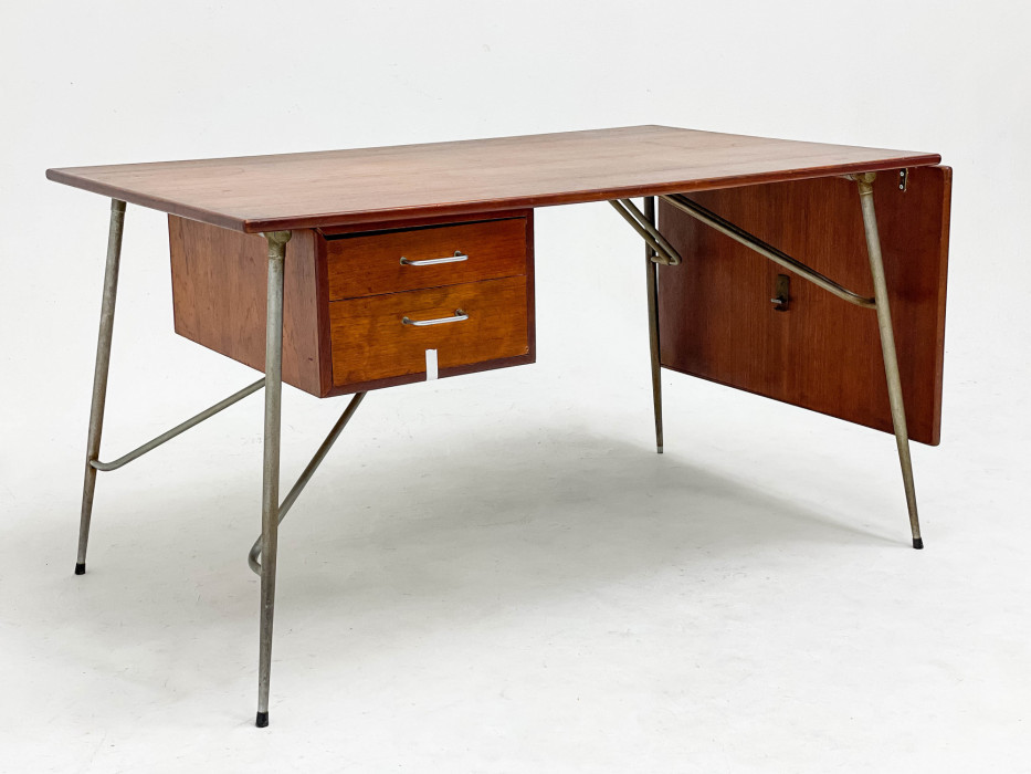 Lot 10: Børge Mogensen, "Drop-Leaf Desk" (c. 1950)