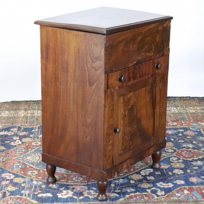 Image for Lot American Classical Mahogany Lift-top Cabinet