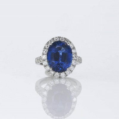 Image for Lot 9.37 ct Sapphire & Diamond Ring