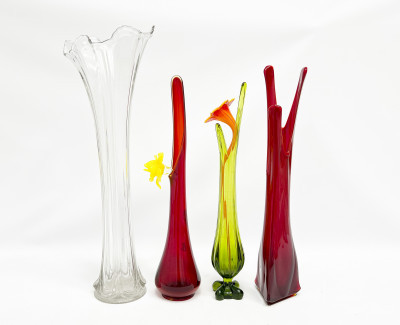 Assortment of 4 Glass Vases with 2 Glass Flowers